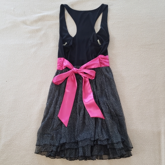 City Triangles Dress - Picture 2 of 5